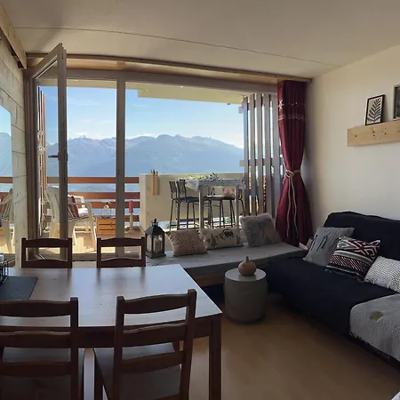 Chaleureux, Confortable, Avec Vue Sur Les Alpes